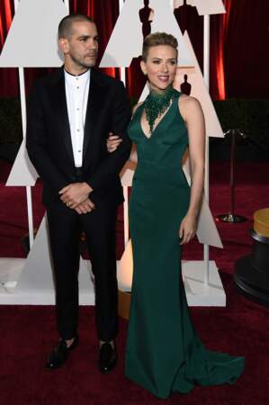 Février 2015 : Scarlett Johansson et Romain Dauriac s'affichent main dans la main aux Oscars