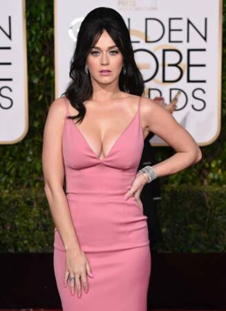 Katy Perry "Il n’y a pas que niveau coiffure qu’elle est gonflée, elle a clairement sorti les Golden Globes." 