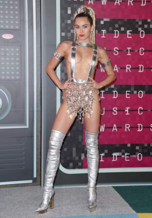 MTV Video Music Awards : Miley Cyrus, maîtresse de cérémonie en 2015. La simplicité