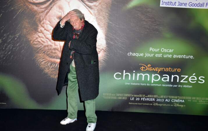 Jean Rochefort imite un chimpanzé
