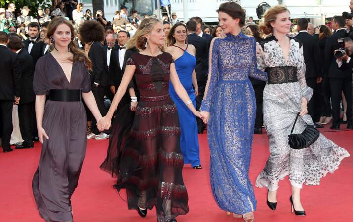 Mélanie Laurent entourée des actrices de son film, Respire, qui sortira en salles en novembre