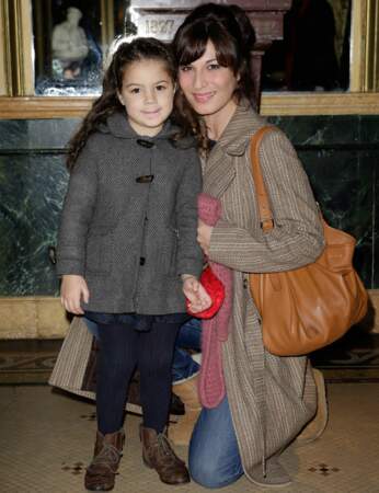 Hélène Médigue, l'ex-Charlotte de Plus belle la vie, est venue voir le Père Noël avec sa fille Mathilde, 4 ans
