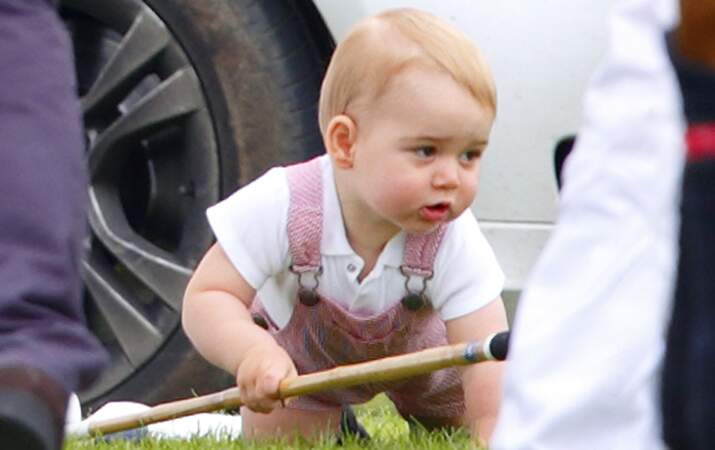... que le royal baby a déjà envie de s'essayer au polo, comme papa et tonton !
