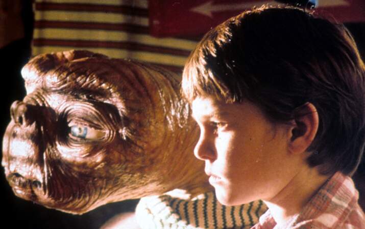 Le petit garçon du film ET...