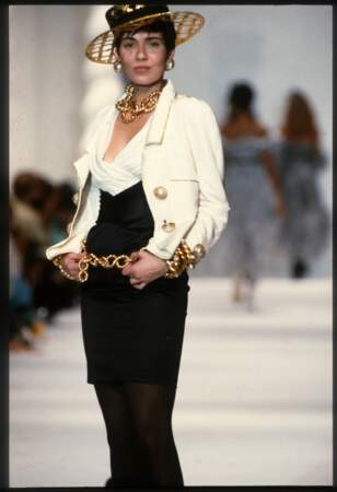 L'hommage de Cristina Cordula à Karl Lagerfeld : Défilé Chanel Prêt-à-porter Printemps-Eté 1991