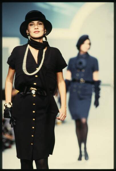L'hommage de Cristina Cordula à Karl Lagerfeld : Défilé Chanel Prêt-à-porter Printemps-Eté 1990