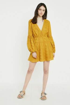 Mini robe Maela Marigold, Finders Keepers sur Urban Outfitters, 179,00 €