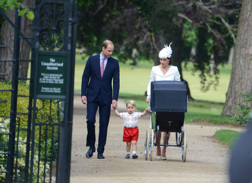 Anniversaire du Prince George - Juillet 2015 George et ses parents au baptême de Charlotte