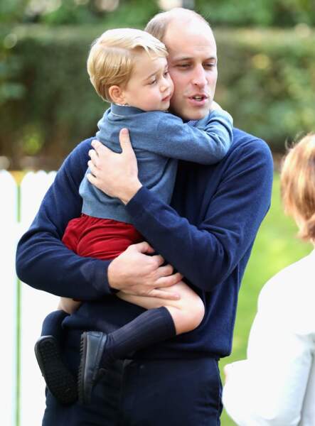 Anniversaire du Prince George - Pause câlin canadienne avec son père le prince William