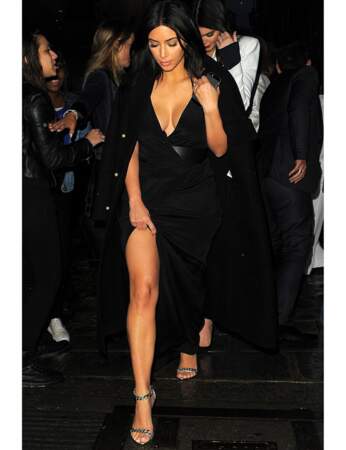 Pour préparer son mariage, Kim Kardashian s'est fendue d'une robe !