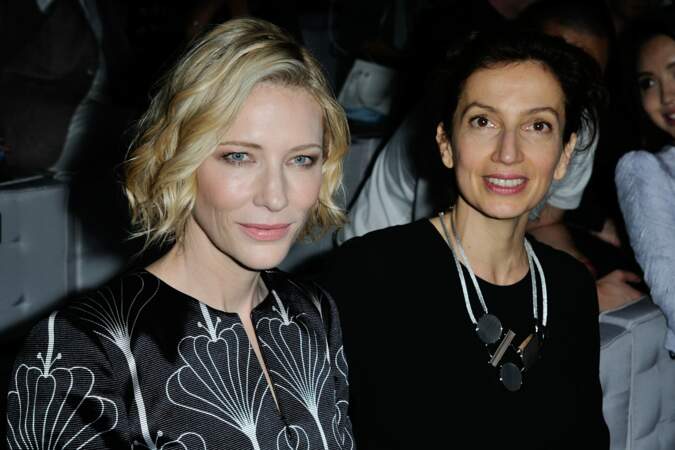 Cate Blanchett est installée à côté de la ministre de la Culture Audrey Azoulay