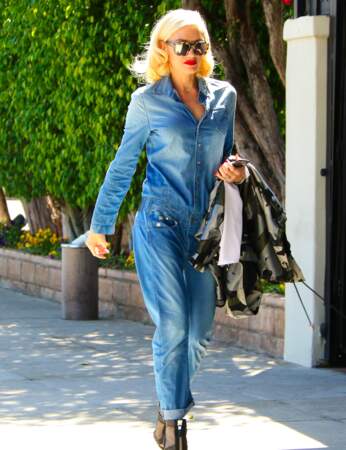 Gwen Stefani, elle, ose le total look jean ! 