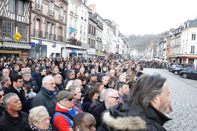 Des centaines de personnes étaient réunies pour rendre hommage à Alexis Vastine