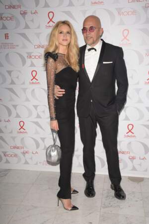Pascal Obispo et sa femme Julie Hanston au dîner de la mode et du Sidaction, le jeudi 24 janvier, à Paris
