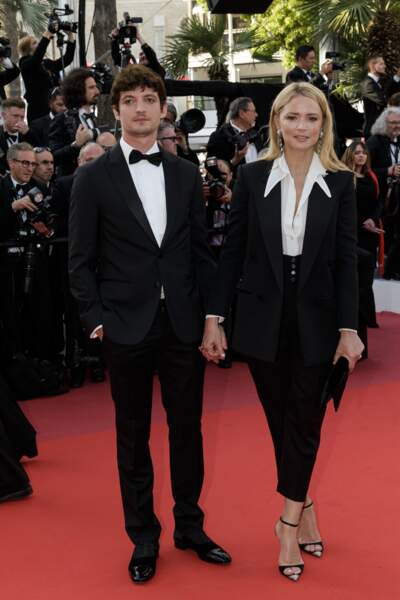 Niels Schneider et Virginie Efira - Montée des marches de "Hors Normes" pour la clôture du Festival de Cannes 2019