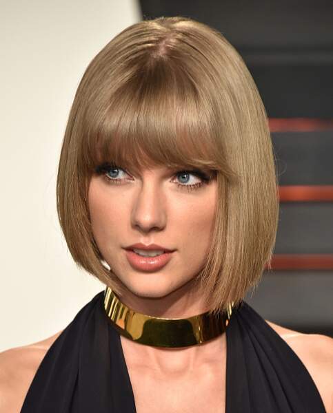 Taylor Swift et son carré lisse frangé