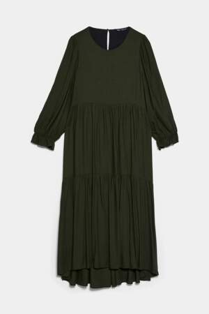 Robe mi-longue avec plis kaki, Zara, 49,95€
