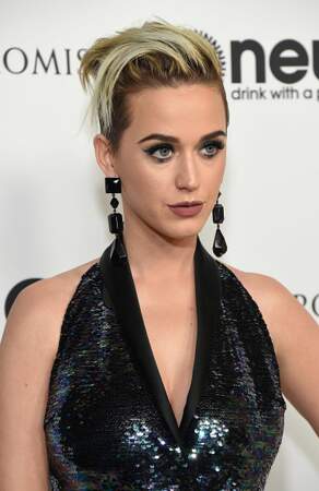 2017 - Katy Perry blonde et coupe boyish 