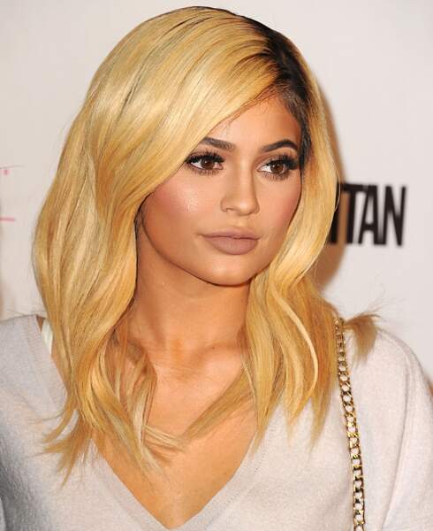 Don't - Kylie Jenner et ses cheveux blonds, presque jaunes
