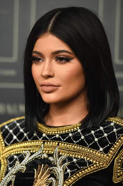 Do - Kylie Jenner et son match parfait entre coiffure et make-up