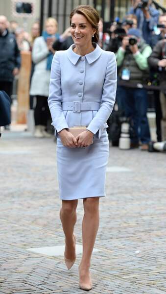 2016 : Kate Middleton et son tailleur bleu 