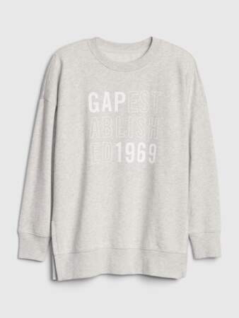Sweat en coton gris chiné, avec fente sur le côté. 49,95 €, Gap.