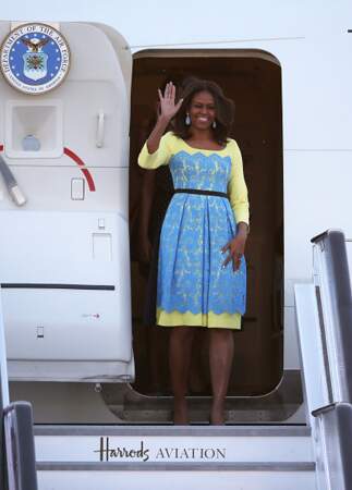 Michelle Obama et sa robe jaune et bleu flashy 