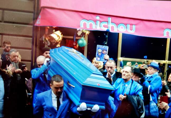 Obsèques de Michou devant son cabaret
