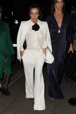 Victoria Beckham dans une tenue éponyme 