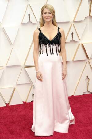 Don't : Laura Dern qui d'habitude fait un sans faute, c'est raté pour la cérémonie des Oscars 