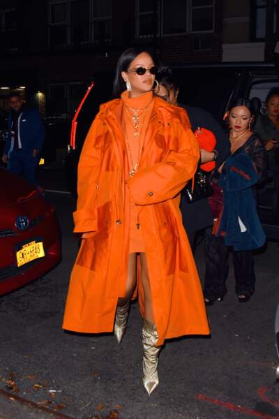 Rihanna dans un look 100% orange