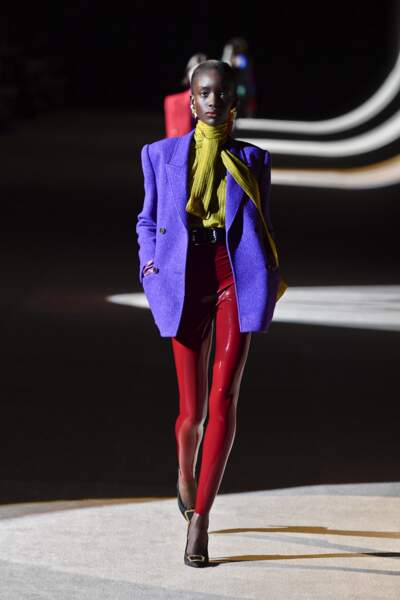 Fashion Week - Défilé Saint Laurent : le legging en cuir façon latex