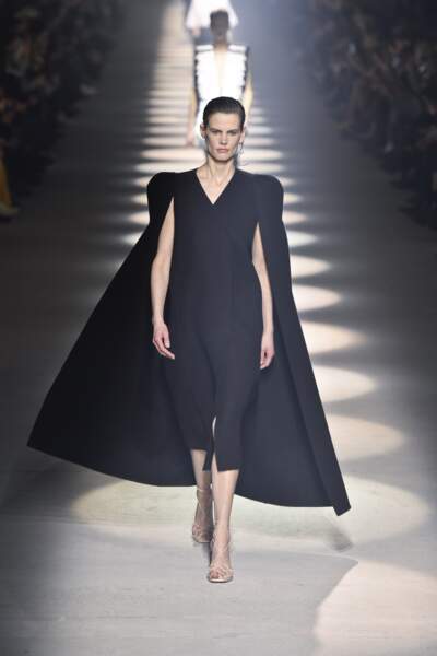 Fashion Week - Défilé Givenchy : on joue des épaules