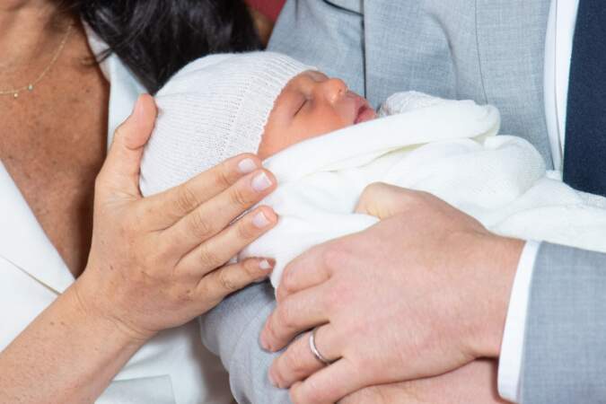 Harry et Meghan présentent leur fils Archie Harrison Mountbatten-Windsor