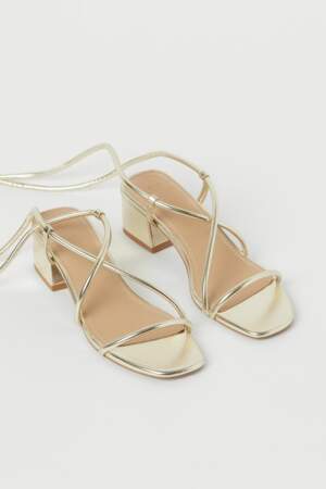 Sandales dorées, H&M, 17,99€