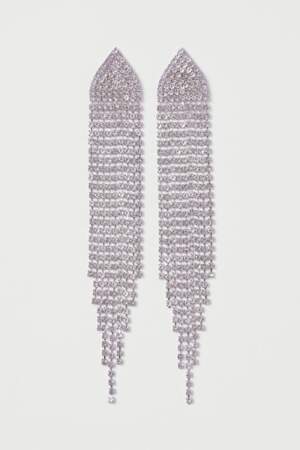 Boucles d’oreilles pendantes en strass, H&M, 9,99€
