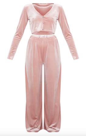 Ensemble de pyjama velours rose pâle, PrettyLittleThing, actuellement à 25€