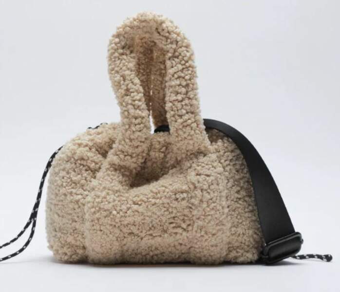 Mini sac effet mouton, Zara, 29,99 €