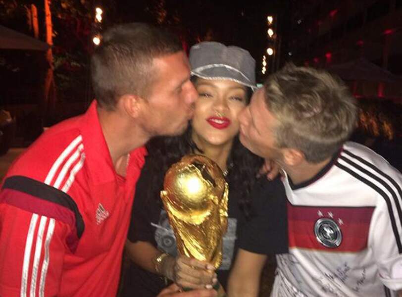 OFFICIEL : Rihanna est championne du monde de football !