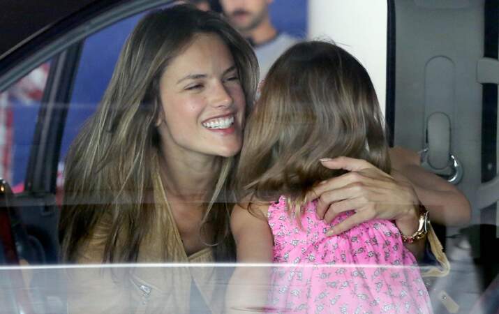 Les retrouvailles chaleureuses d'Alessandra Ambrosio avec sa fille à Los Angeles
