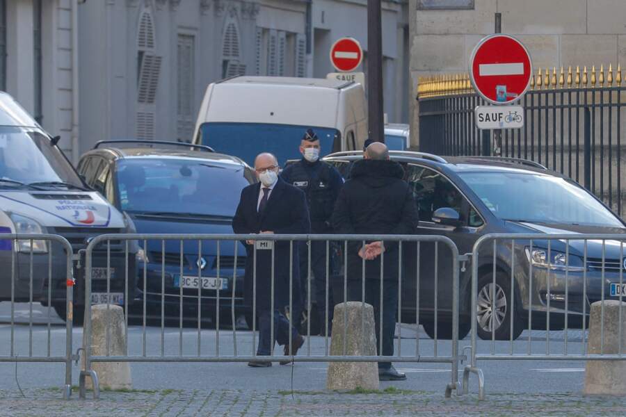 Bernard Cazeneuve aux obsèques de Marielle de Sarnez en l'Église Saint-Sulpice à Paris le 18 janvier 2021.  