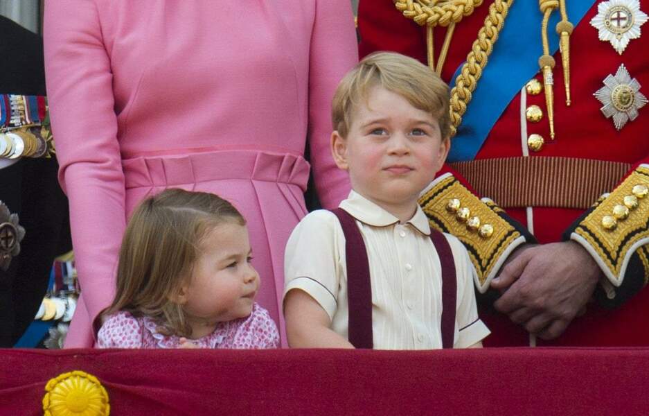 Le 17 juin 2017, le prince George assiste à la parade Trooping the colour