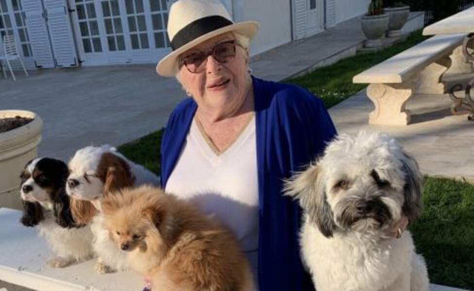 Line Renaud et ses quatre chiens : Pirate, Oscar, Nueva et Lady