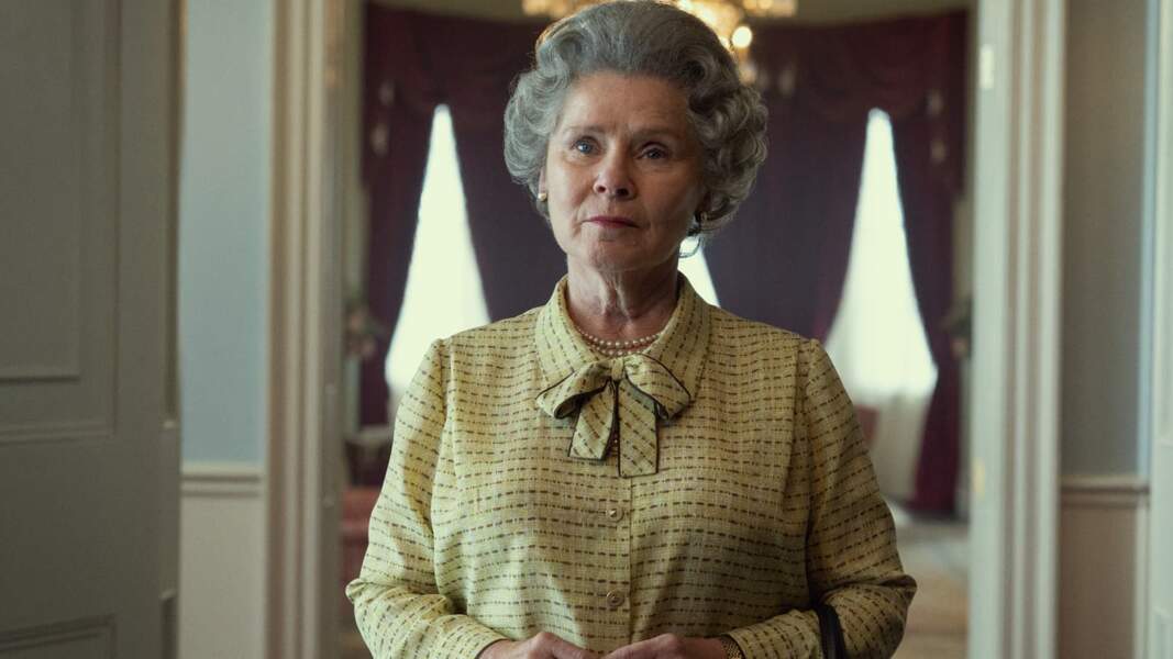 Imelda Staunton dans le rôle de la reine Elizabeth II, saison 5.