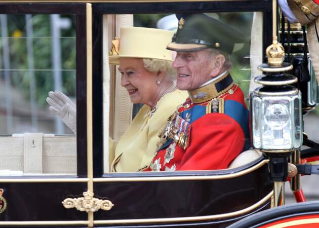  La reine Elizabeth célèbre ses 96 ans : en route pour le mariage de William et Kate le 29 avril 2011
