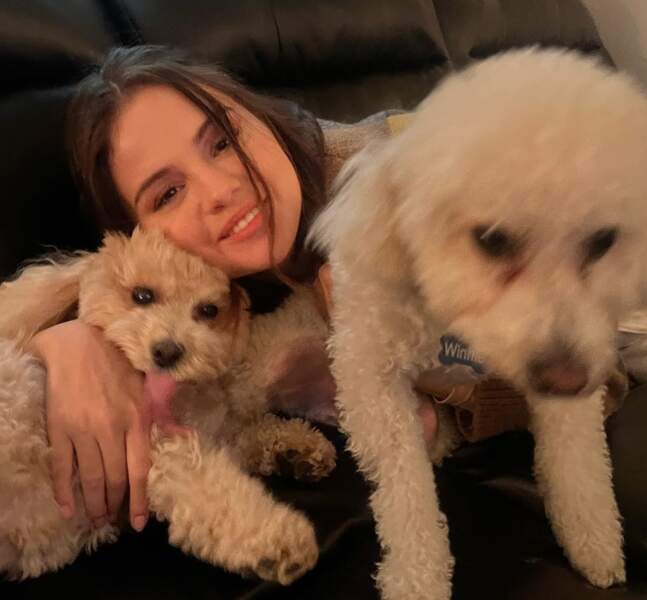 Selena Gomez et ses deux caniches, Daisy et Winnie
