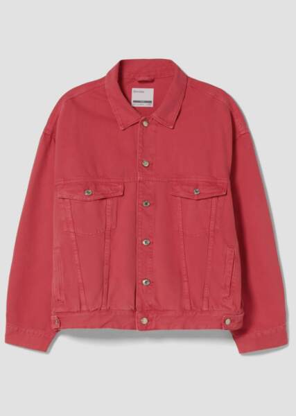 Veste en jean oversize rouge Bershka, 35,99 euros