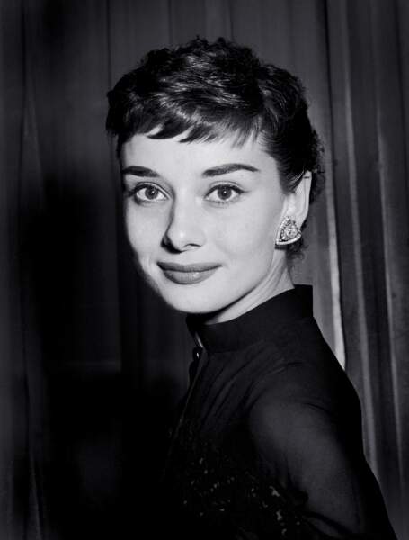 Audrey Hepburn. Le biopic est produit par Apple.