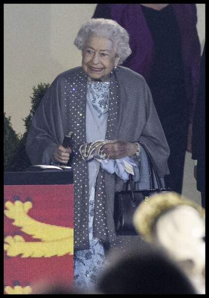 Soirée de lancement du Jubilé de platine, Un galop à travers l'histoire : l'arrivée de la reine Elizabeth II sur le site 