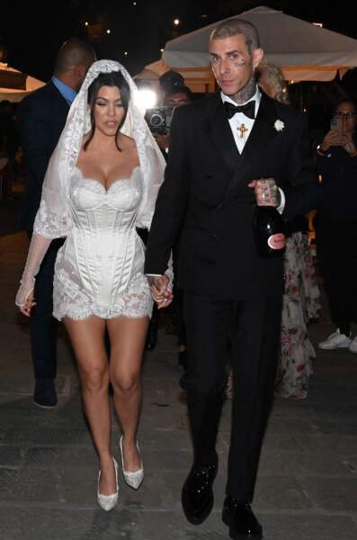 Mariage de Kourtney Kardashian et Travis Barker le 22 mai 2022 : les jeunes mariés sur le port après leur union